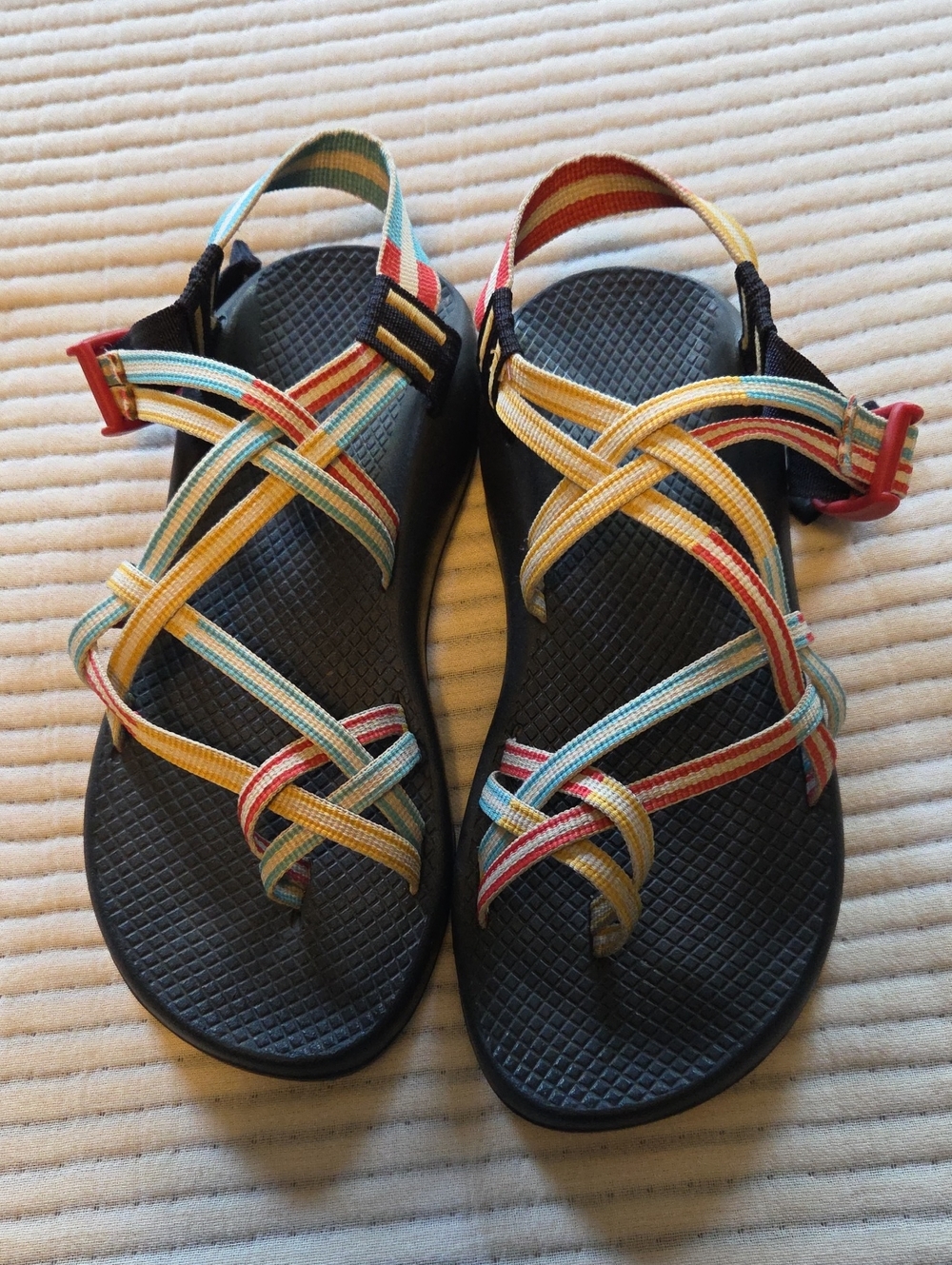 Women’s Multi-Color Strappy Outdoor Sandals